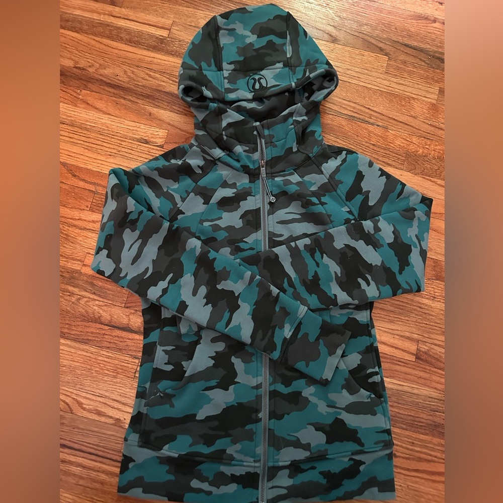 Lululemon new, without tags SCUBA HOODIE